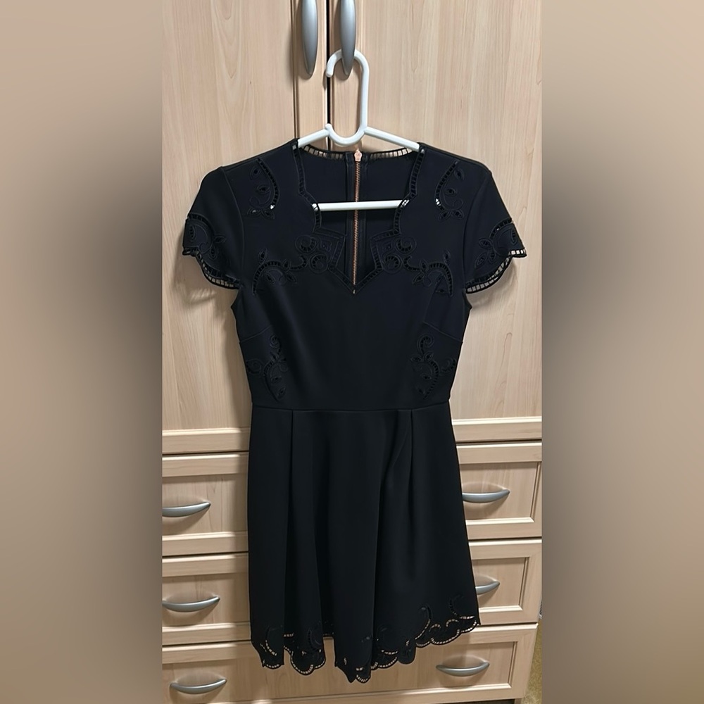 Ted Baker Saloane Embroidered Skater A Line Short Sleeve Dress Black Size 4 US